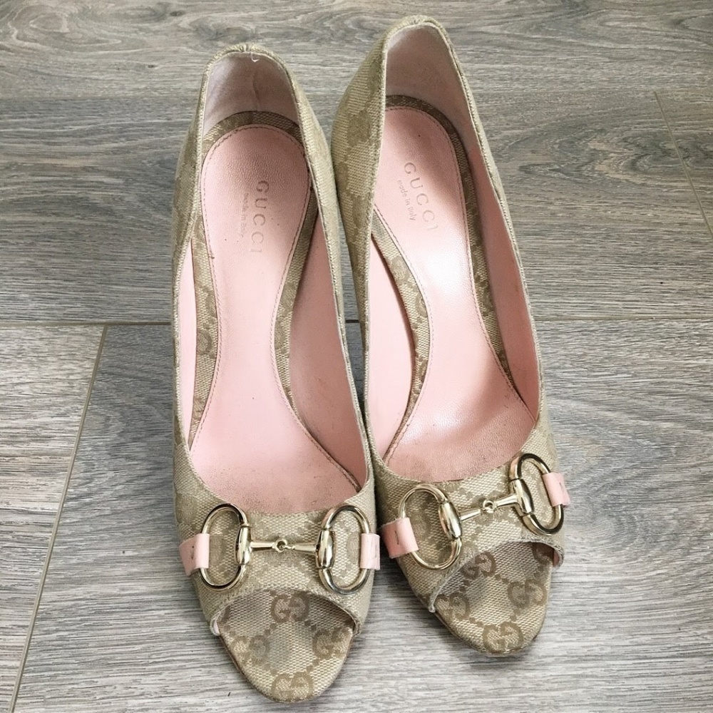 Gucci monogram pumps